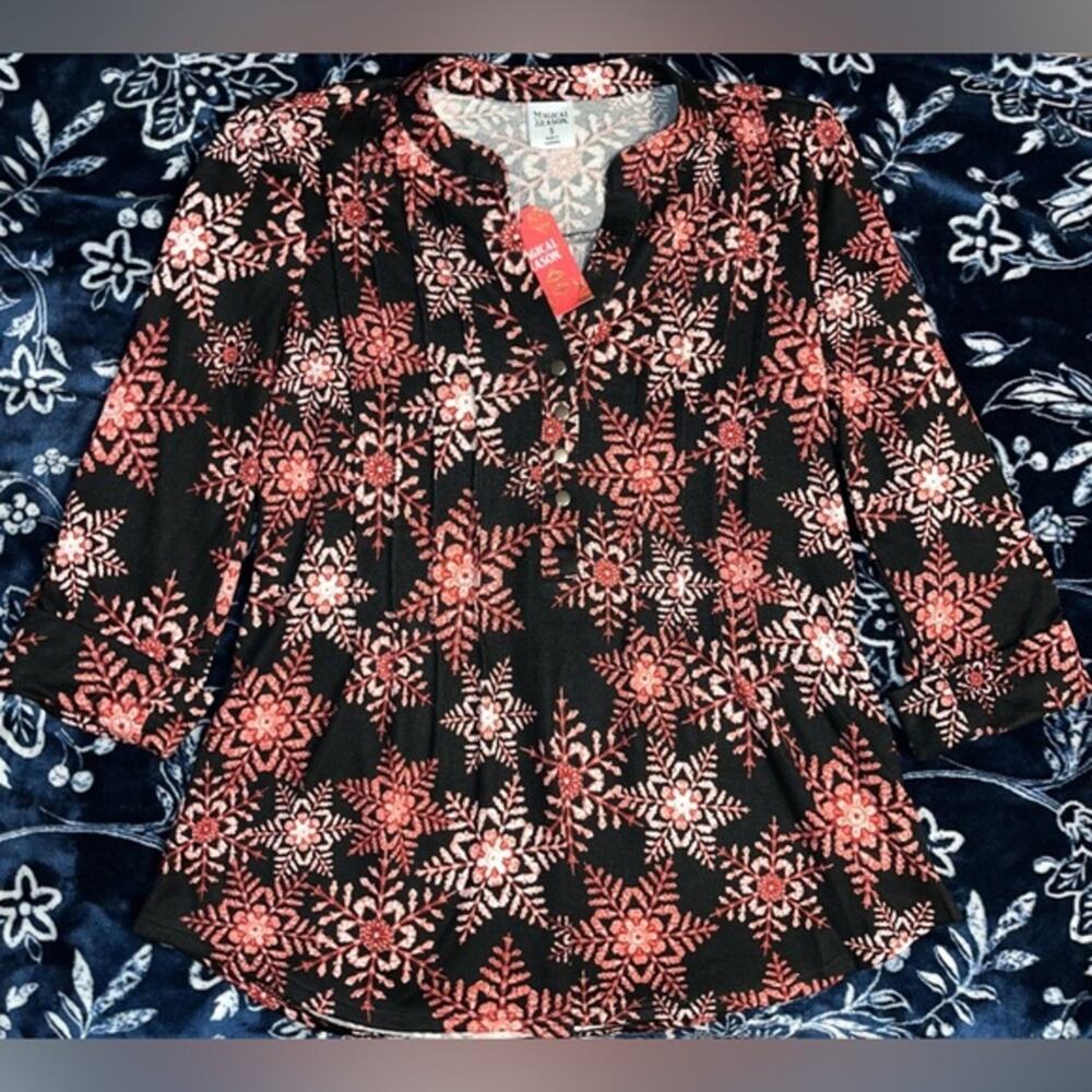 NWT! Magical Season Snowflake Tunic